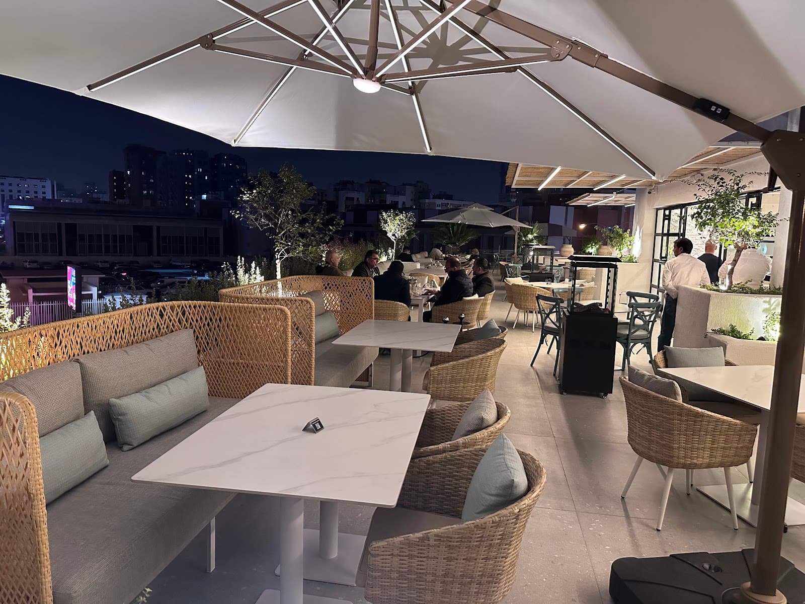 Cafe Blanc Lebanese Restaurant